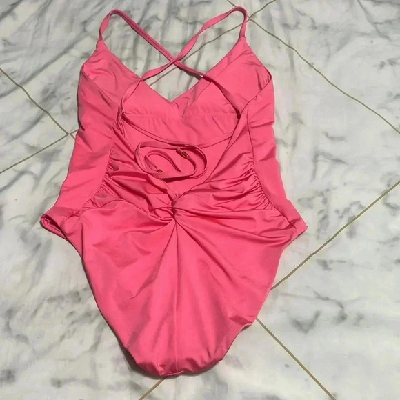 Trina Turk Monaco Twist Back High Leg One Piece Swimsuit Size 14 - Picture 6 of 8